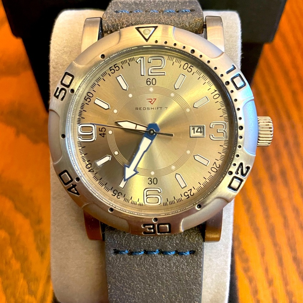 Redshift 7 men’s watch, soft gold face with weathered gray leather band